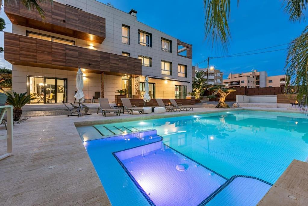 Luxury Casa Con Piscina, Wifi, 150M Dal Mare Apartment Miami Playa Bagian luar foto