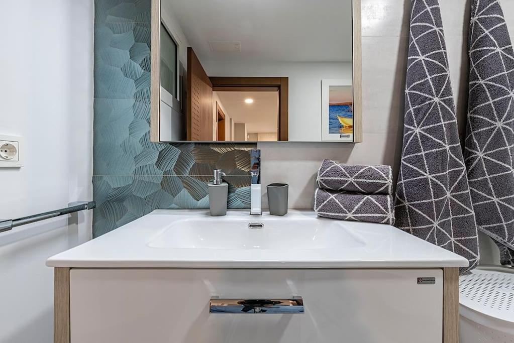 Luxury Casa Con Piscina, Wifi, 150M Dal Mare Apartment Miami Playa Bagian luar foto