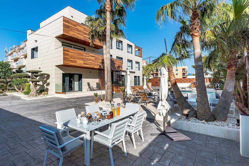 Luxury Casa Con Piscina, Wifi, 150M Dal Mare Apartment Miami Playa Bagian luar foto