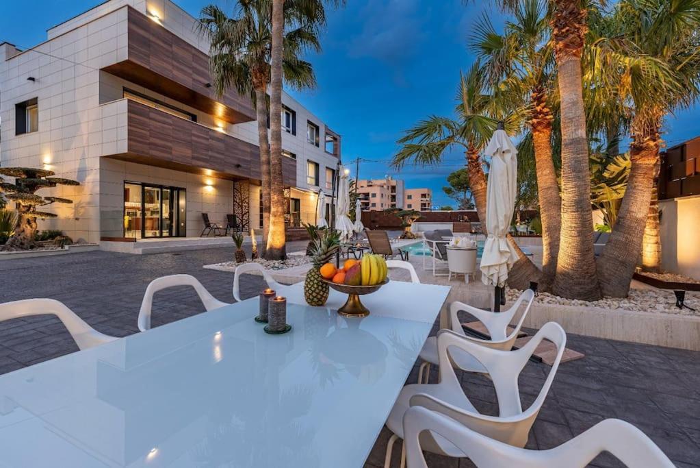 Luxury Casa Con Piscina, Wifi, 150M Dal Mare Apartment Miami Playa Bagian luar foto