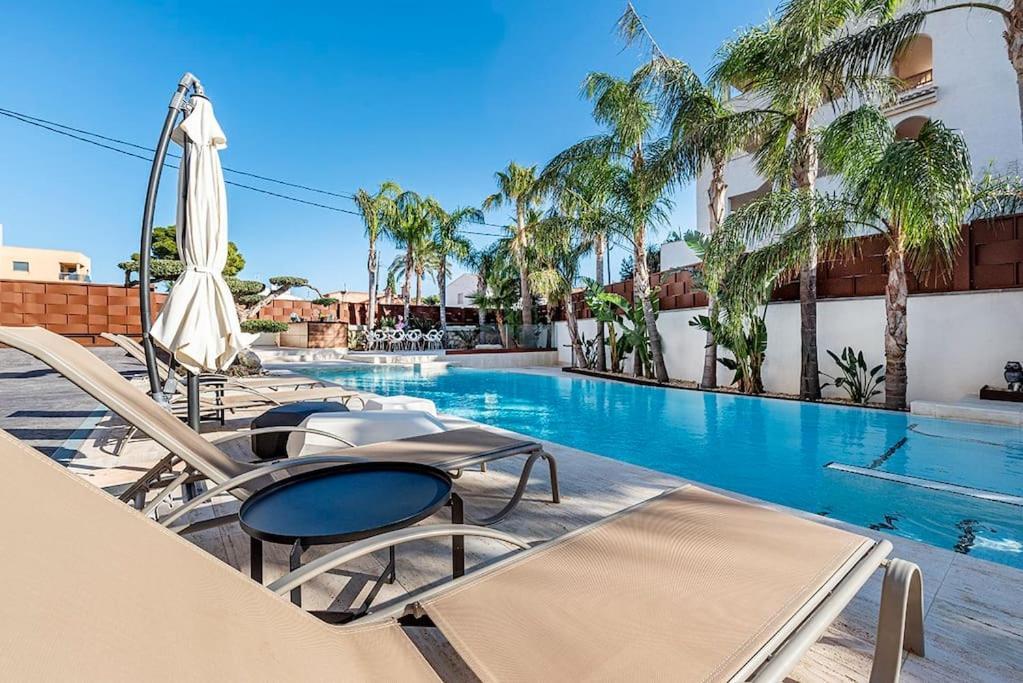Luxury Casa Con Piscina, Wifi, 150M Dal Mare Apartment Miami Playa Bagian luar foto